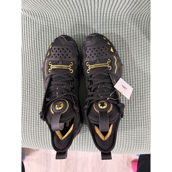 Size 8.5 Mens, ANTA Shock Wave 5 Pro Kyrie Irving Black Samurai main image 8